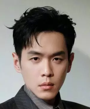 Zhang Ruo Yun